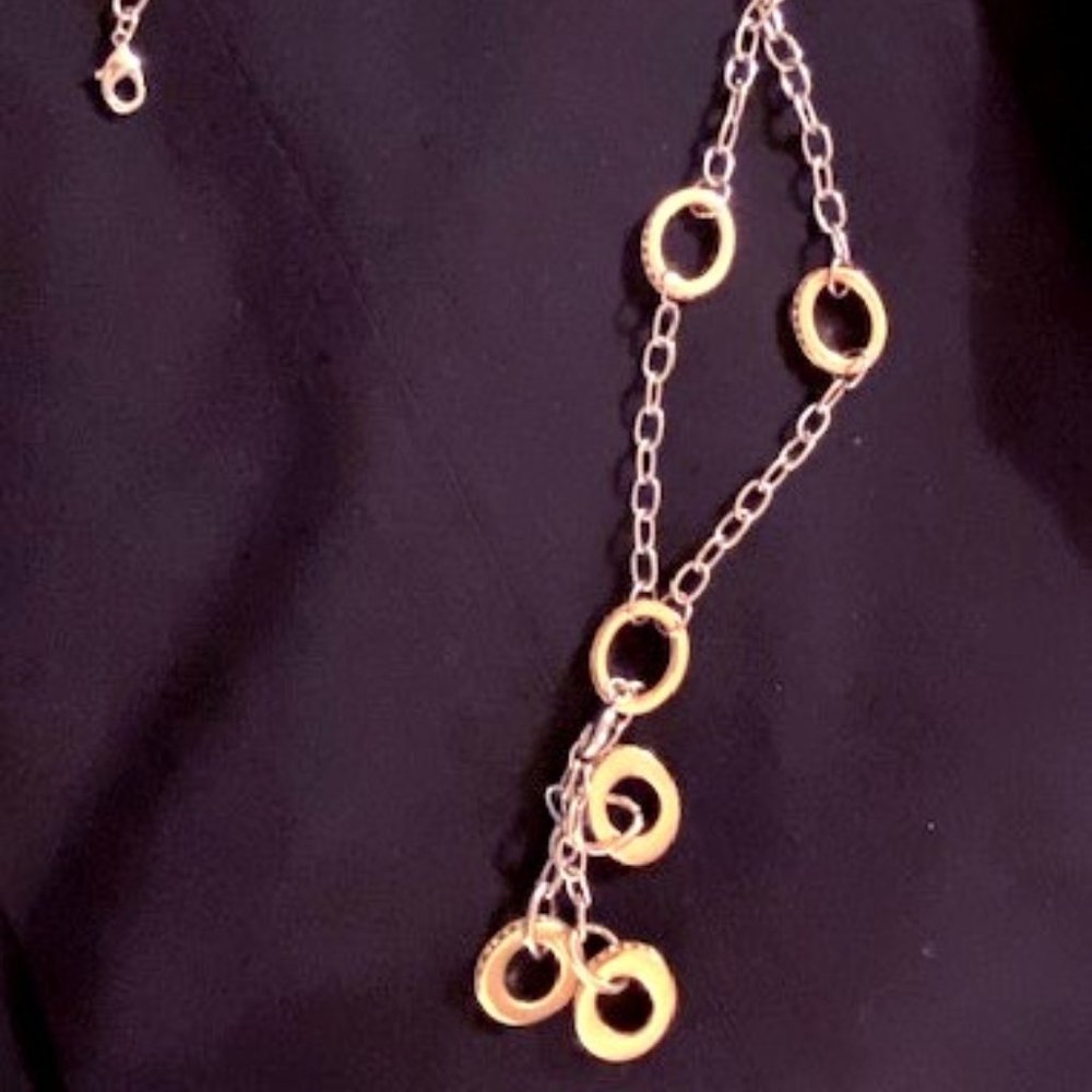 Premier Designs Peek-a-Boo Necklace